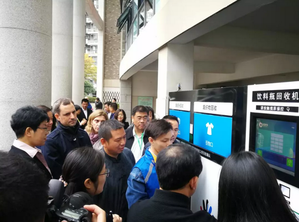 1541728566956943.png blob.png